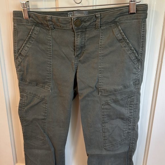 Wit & Wisdom // Olive Ankle Straight Leg Cargo Pants - Picture 3 of 4